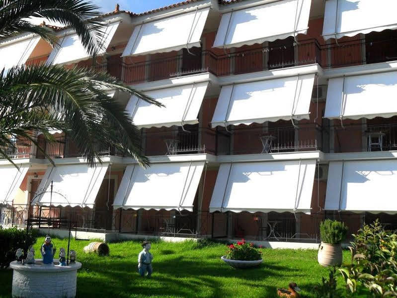Jovanna Studios In The Nature With Pool! Mousata Exterior foto